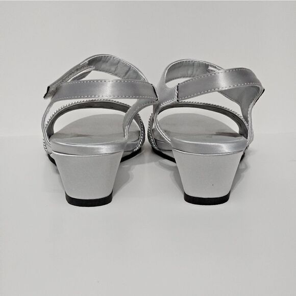 David Tate, Indigo sandals in beautiful silver. NIB-Size 7.5 - Picture 7 of 10